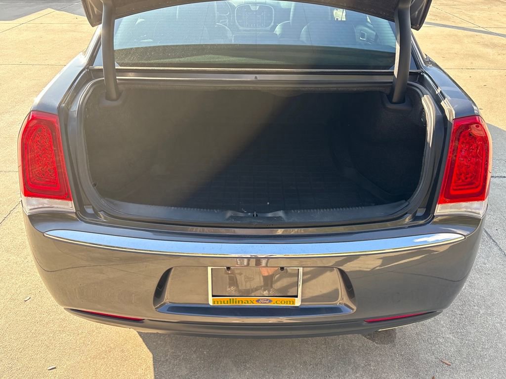 Used 2019 Chrysler 300 Touring L w/ Quick Order Package 22F image 29