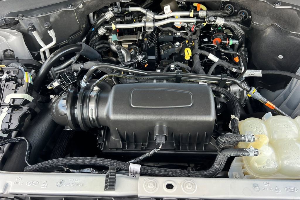 Certified 2022 Ford Explorer XLT w/ Equipment Group 202A image 20