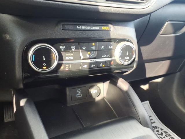 Certified 2022 Ford Escape SE w/ SE Sport Appearance Package image 21