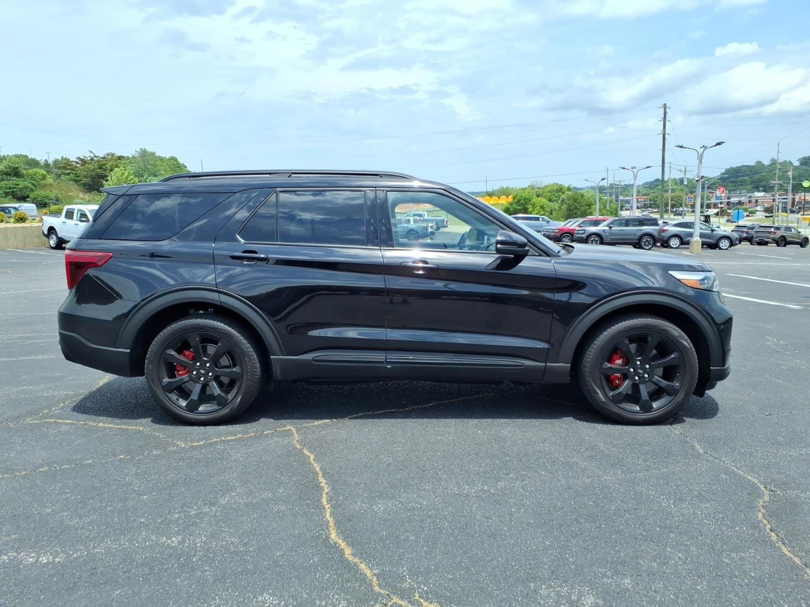 Certified 2024 Ford Explorer ST w/ Equipment Group 401A AWD/4WD image 9