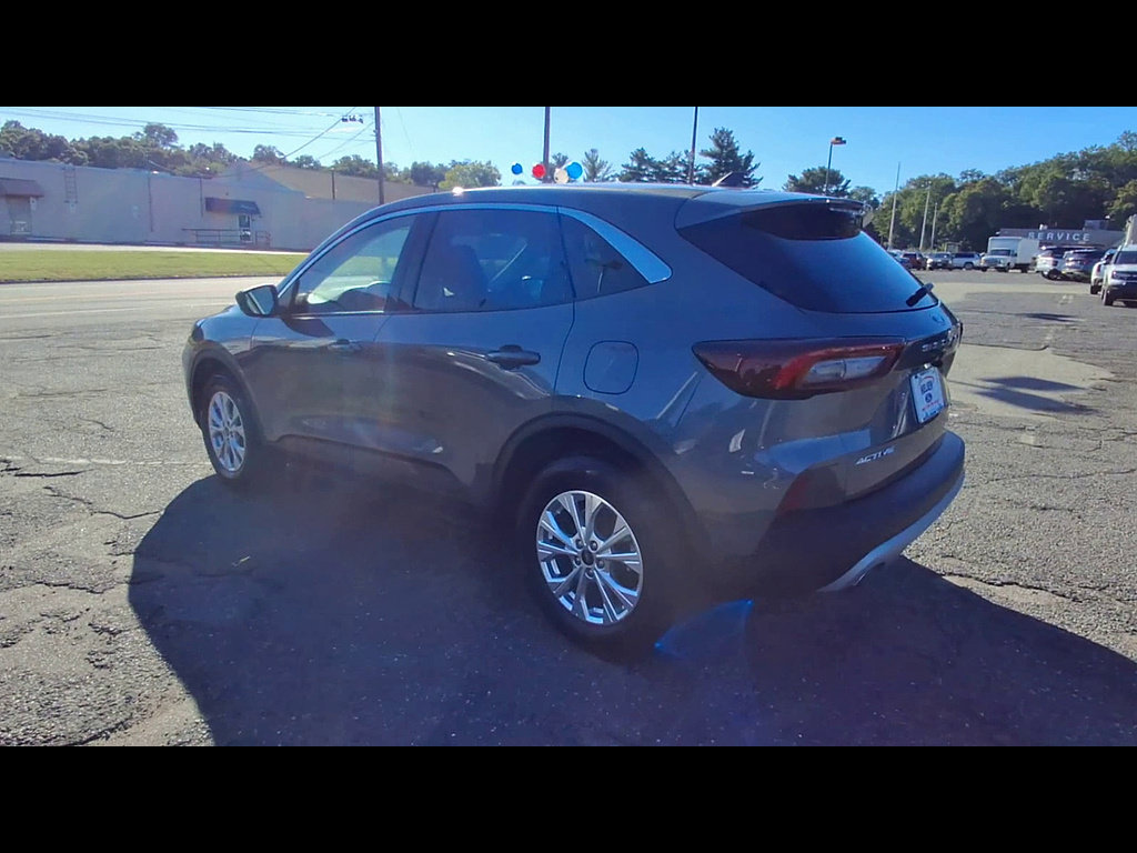 Certified 2023 Ford Escape Active AWD/4WD image 6