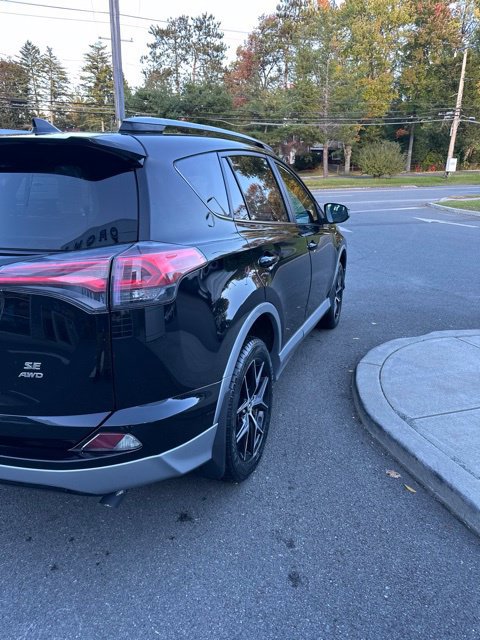 Used 2018 Toyota RAV4 SE w/ Power Extra Value Package AWD/4WD image 8