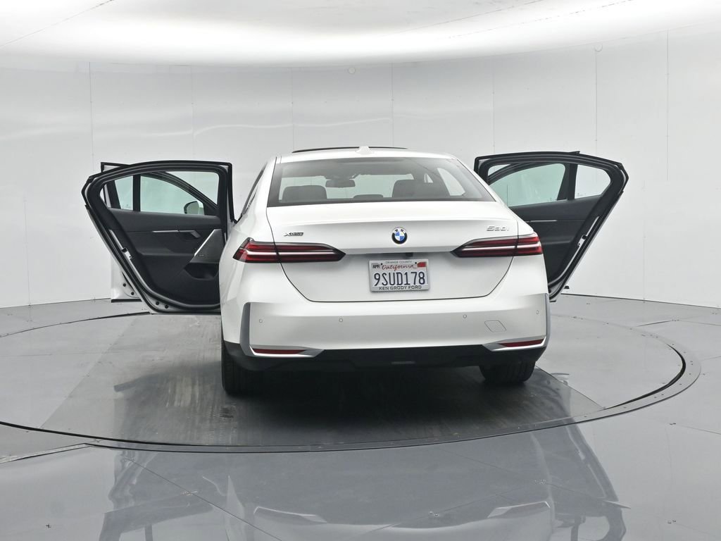 Used 2025 BMW 530i xDrive w/ Premium Package image 36