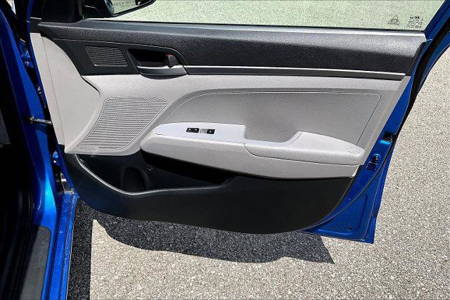Used 2017 Hyundai Elantra SE image 28