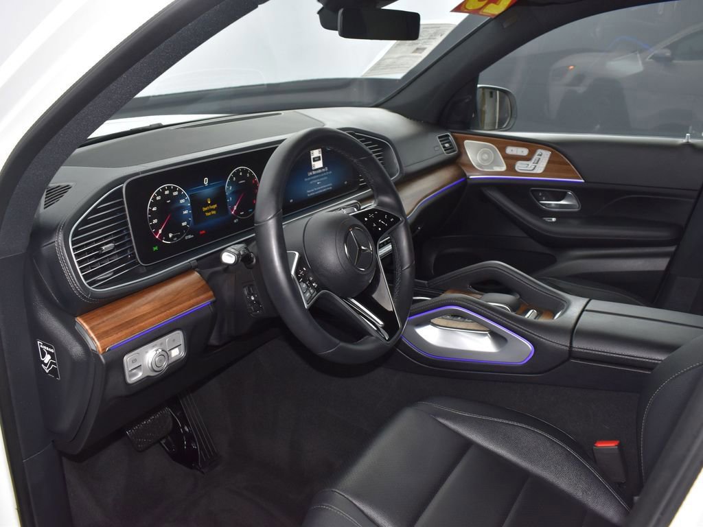 Used 2025 Mercedes-Benz GLS 450 4MATIC image 8