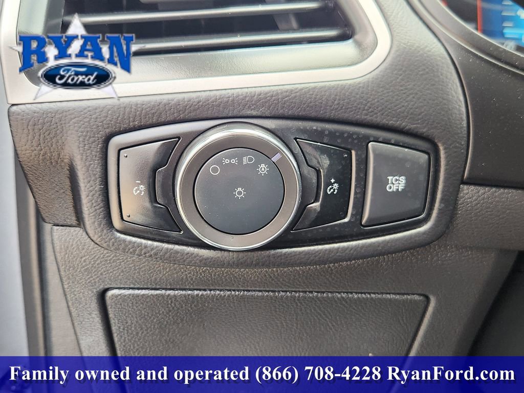 Certified 2024 Ford Edge SE image 16