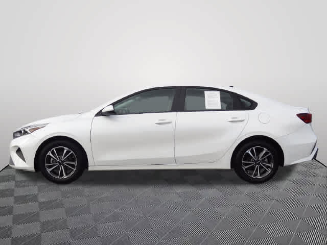 Used 2024 Kia Forte LXS FWD image 2