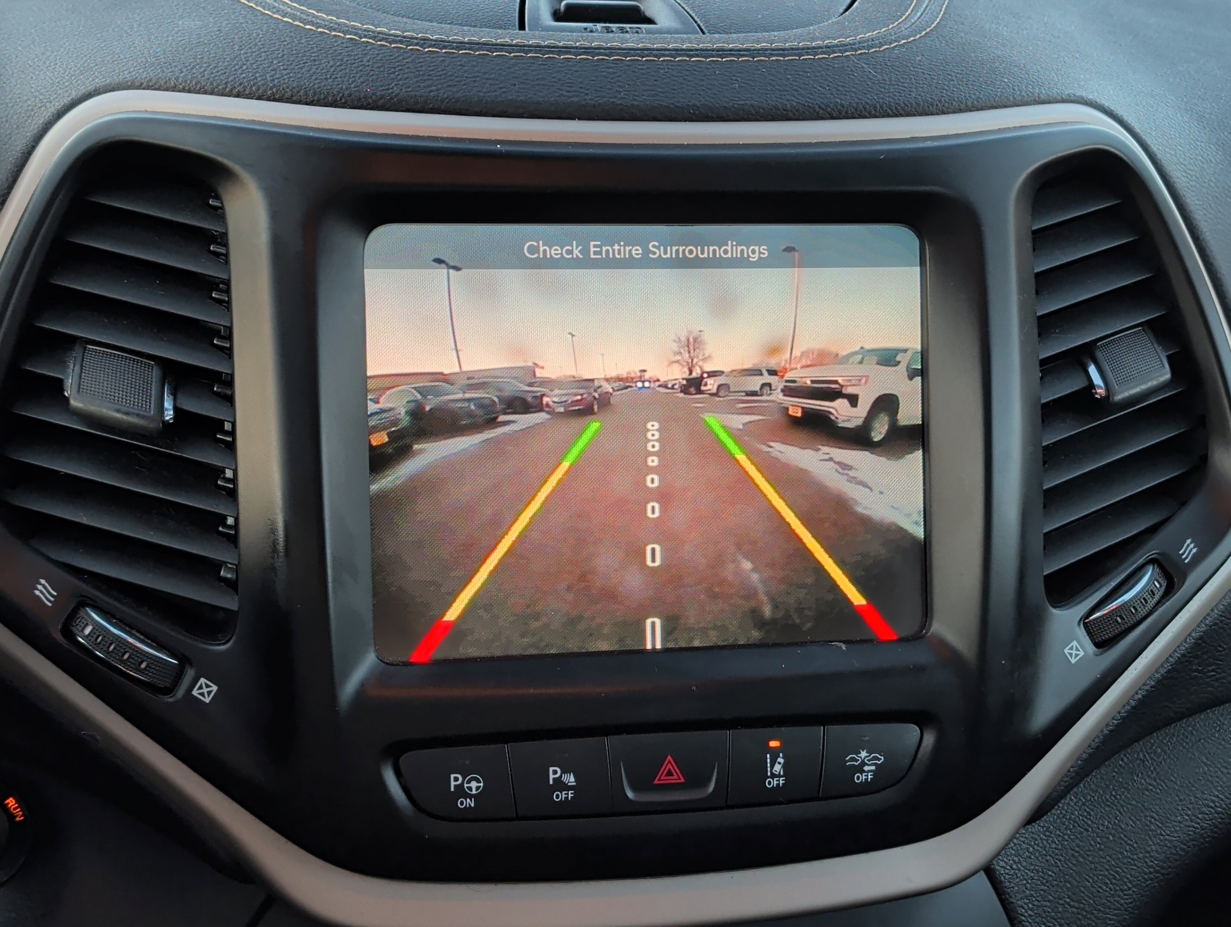 Used 2017 Jeep Cherokee Limited w/ Luxury Group image 32