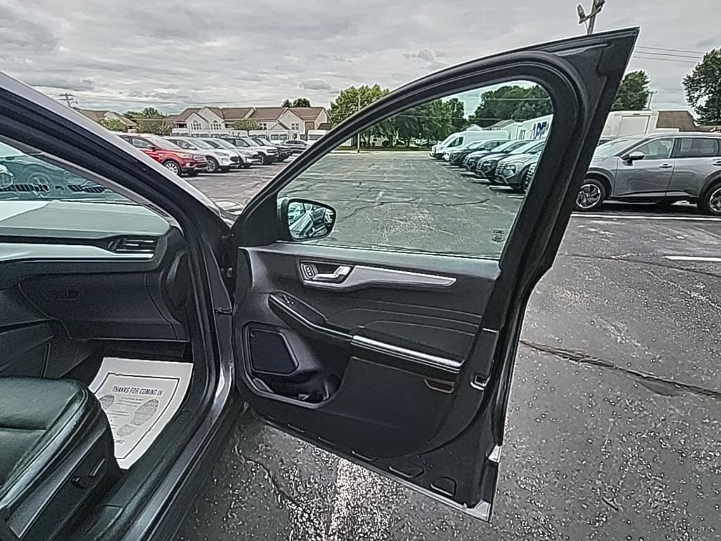 Certified 2024 Ford Escape Platinum AWD/4WD image 16
