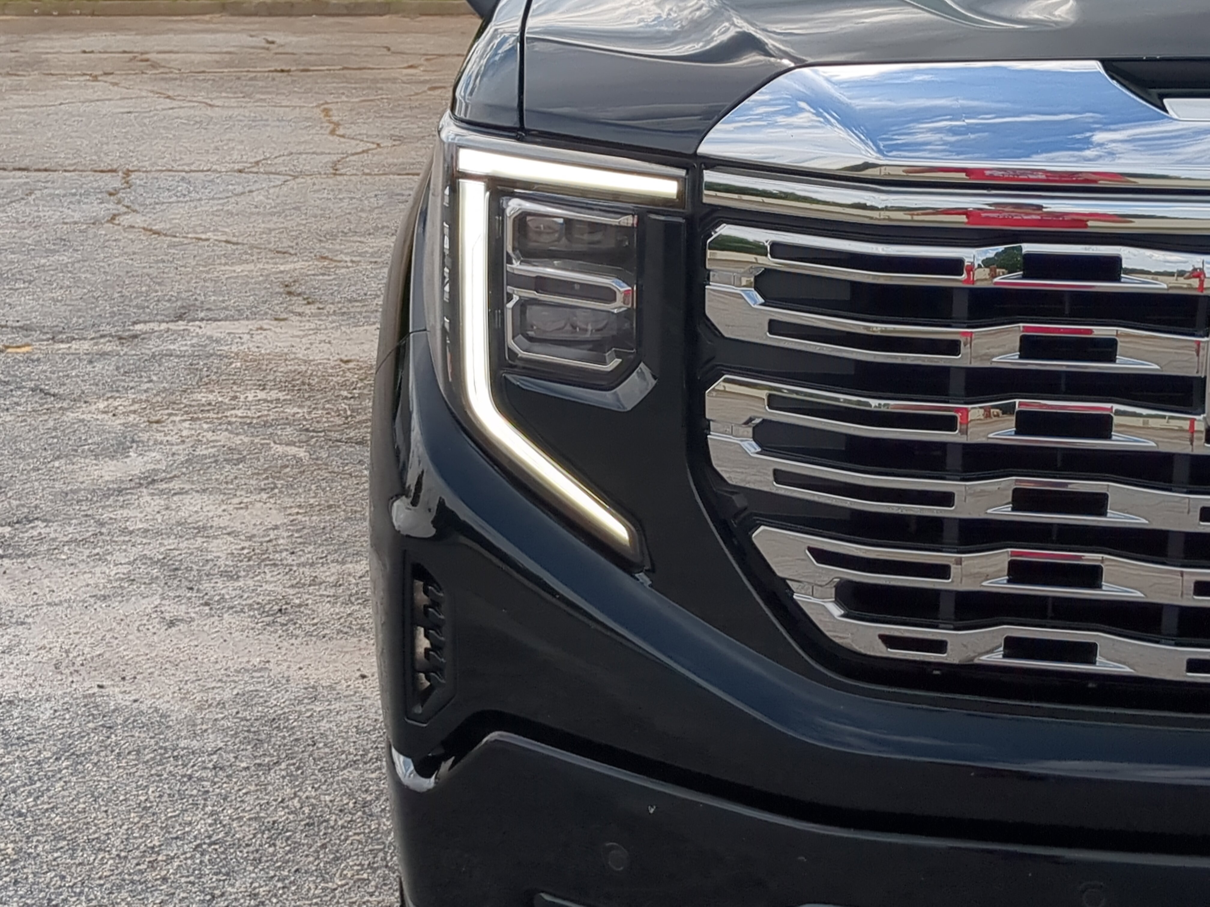 Used 2022 GMC Sierra 1500 Denali w/ Denali Reserve Package AWD/4WD image 8