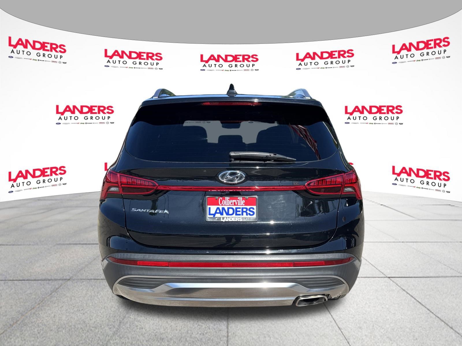 Used 2022 Hyundai Santa Fe SEL w/ Convenience + Premium Package FWD image 4