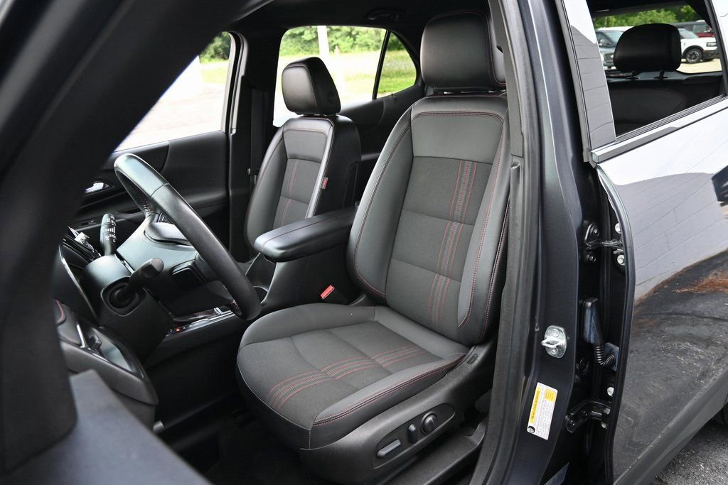 Used 2022 Chevrolet Equinox RS w/ Infotainment Package image 22