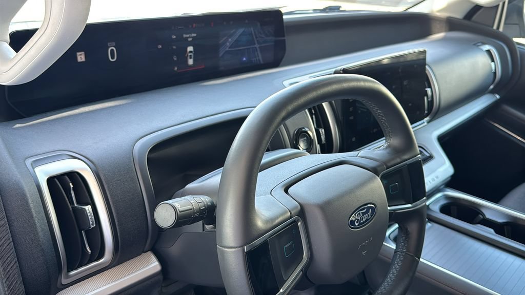 Certified 2025 Ford Expedition Active AWD/4WD image 21