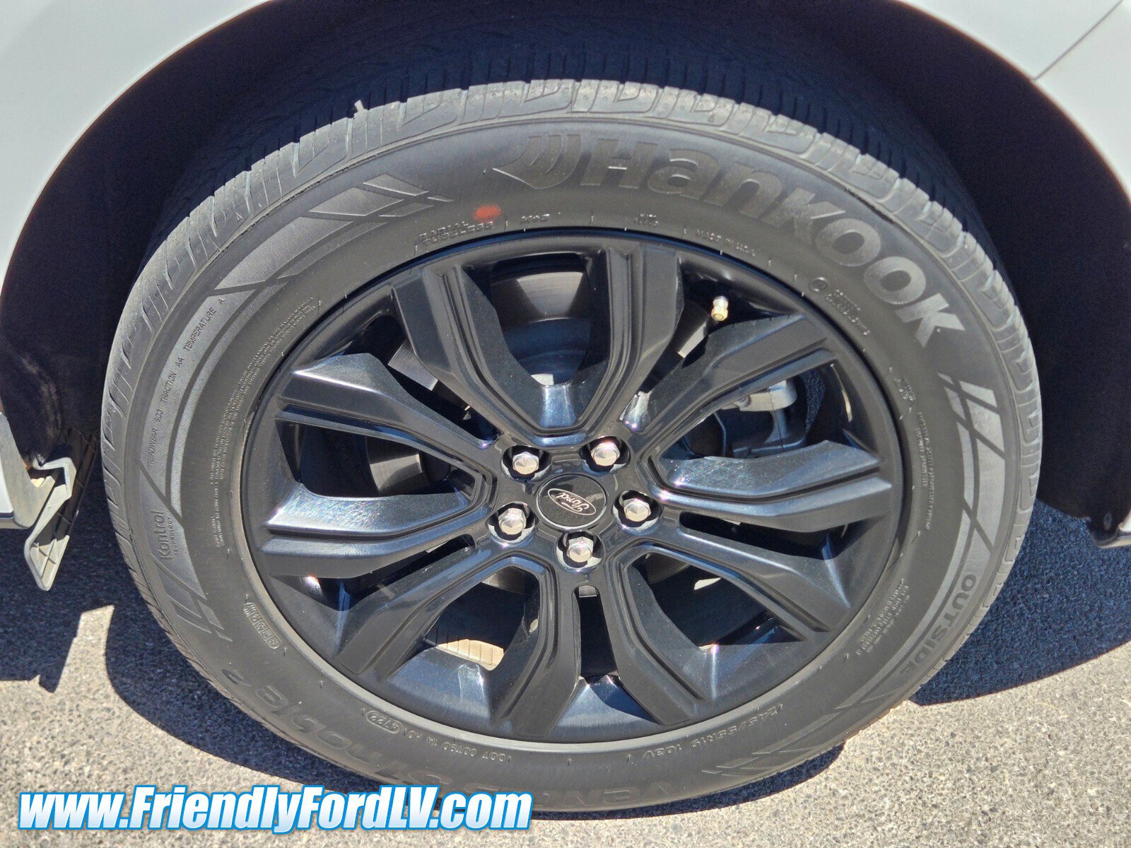 Certified 2023 Ford Edge SE w/ Black Appearance Package AWD/4WD image 5