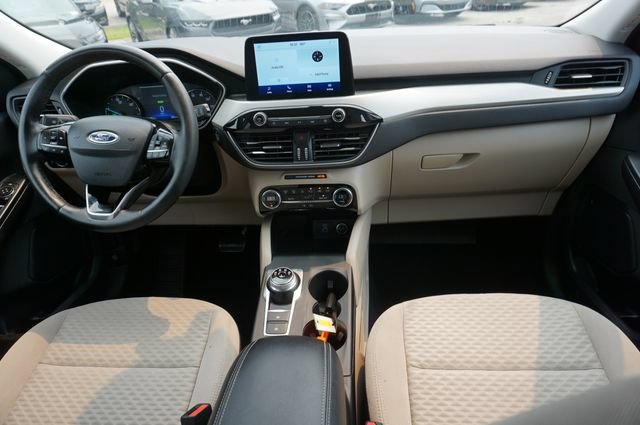 Certified 2021 Ford Escape SE w/ SE Sport Appearance Package FWD image 6