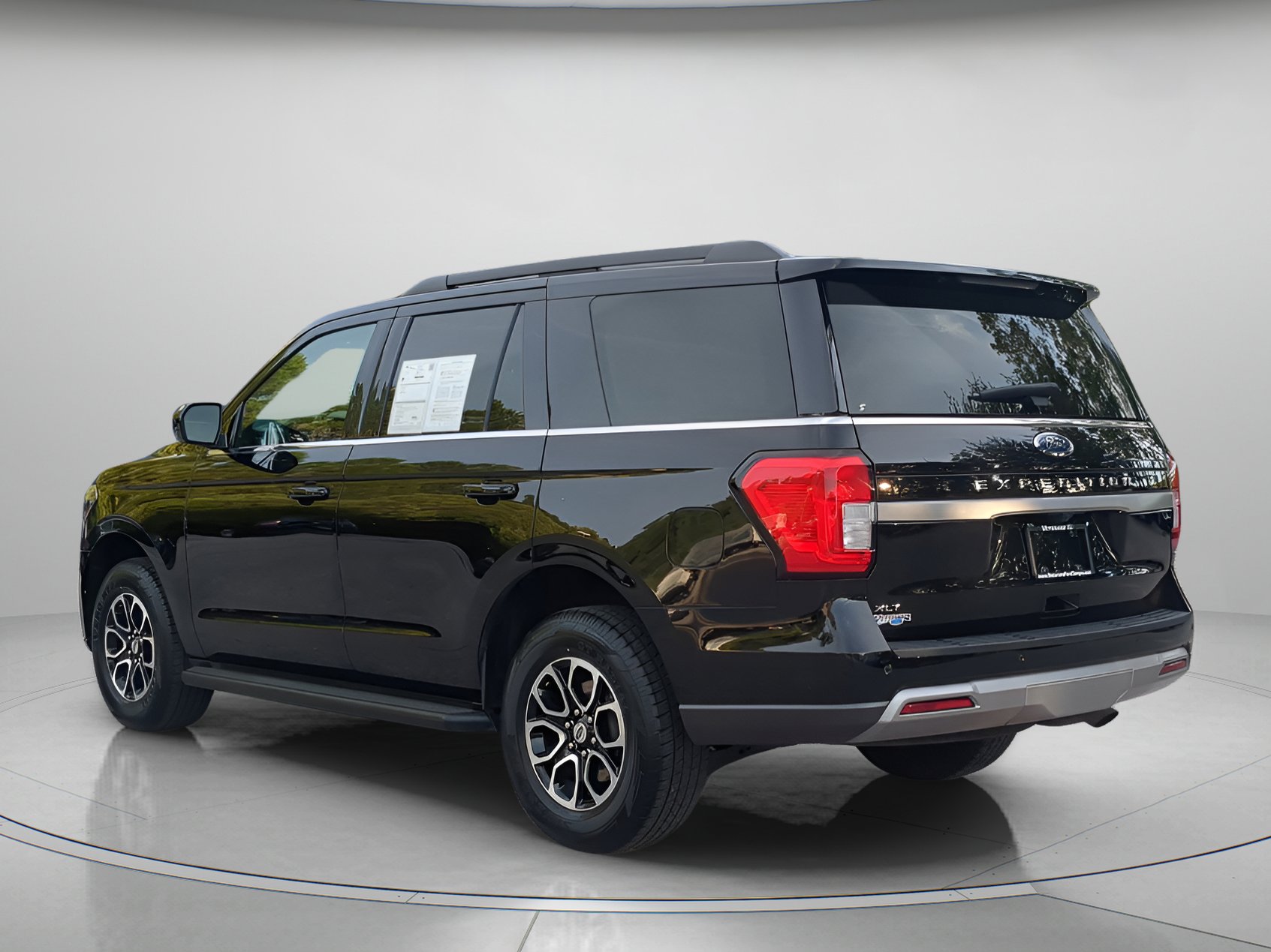 Certified 2024 Ford Expedition XLT RWD image 42