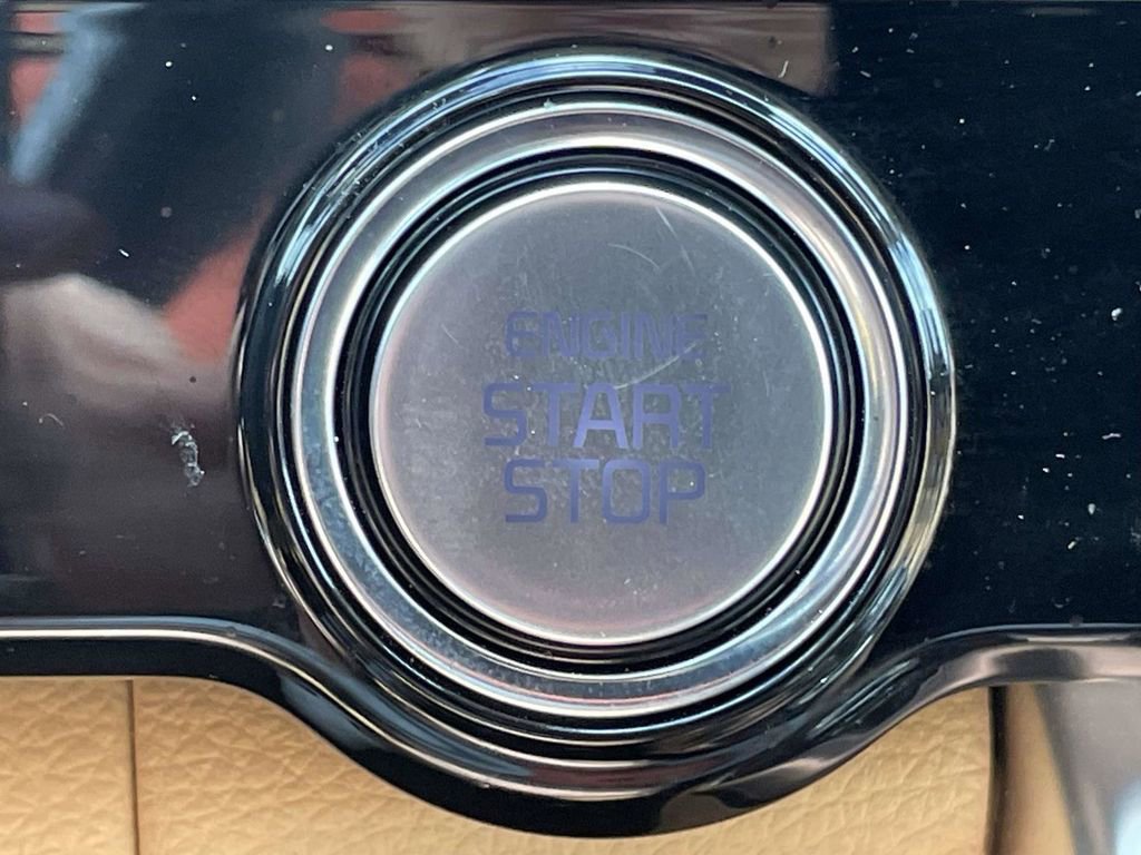 Used 2024 Kia Carnival EX image 26