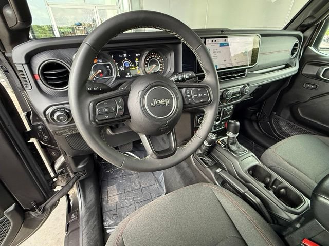Used 2025 Jeep Wrangler Unlimited Rubicon AWD/4WD image 10