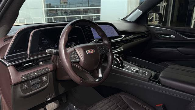 Used 2024 Cadillac Escalade Sport Platinum w/ LPO, ONYX Package AWD/4WD image 10
