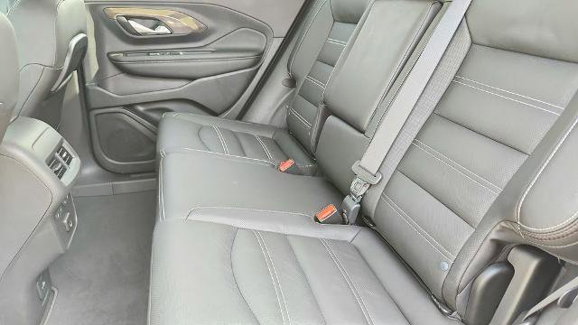 Used 2024 GMC Terrain Denali w/ Denali Premium Package image 32