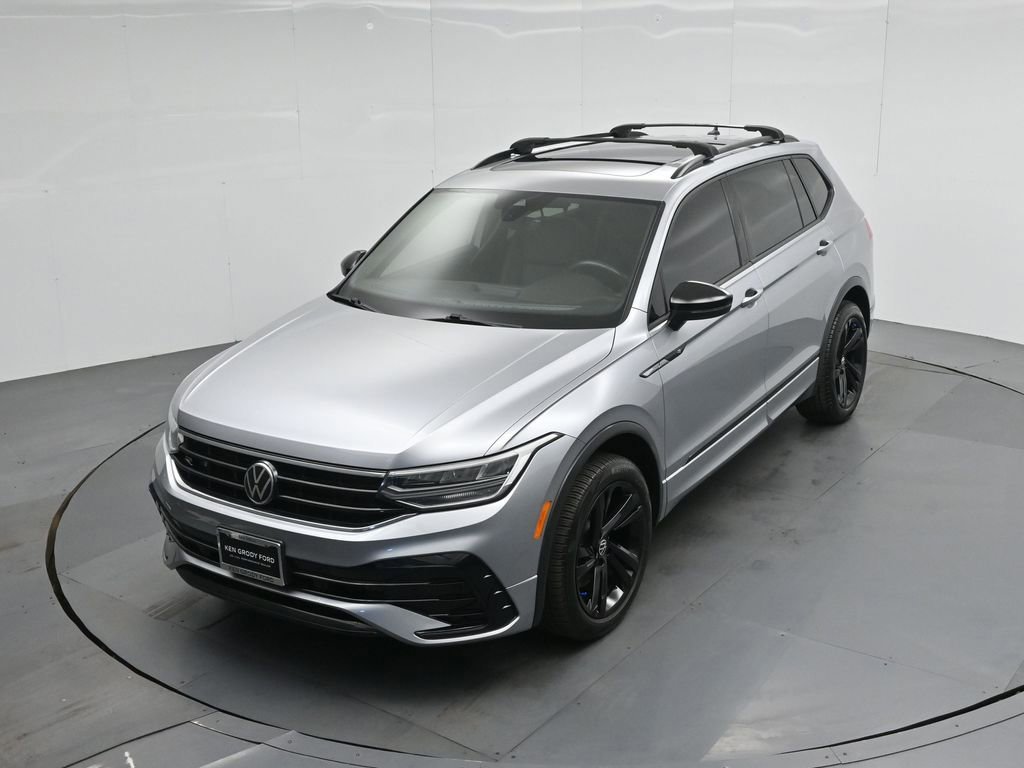Used 2023 Volkswagen Tiguan SE R-Line FWD image 26