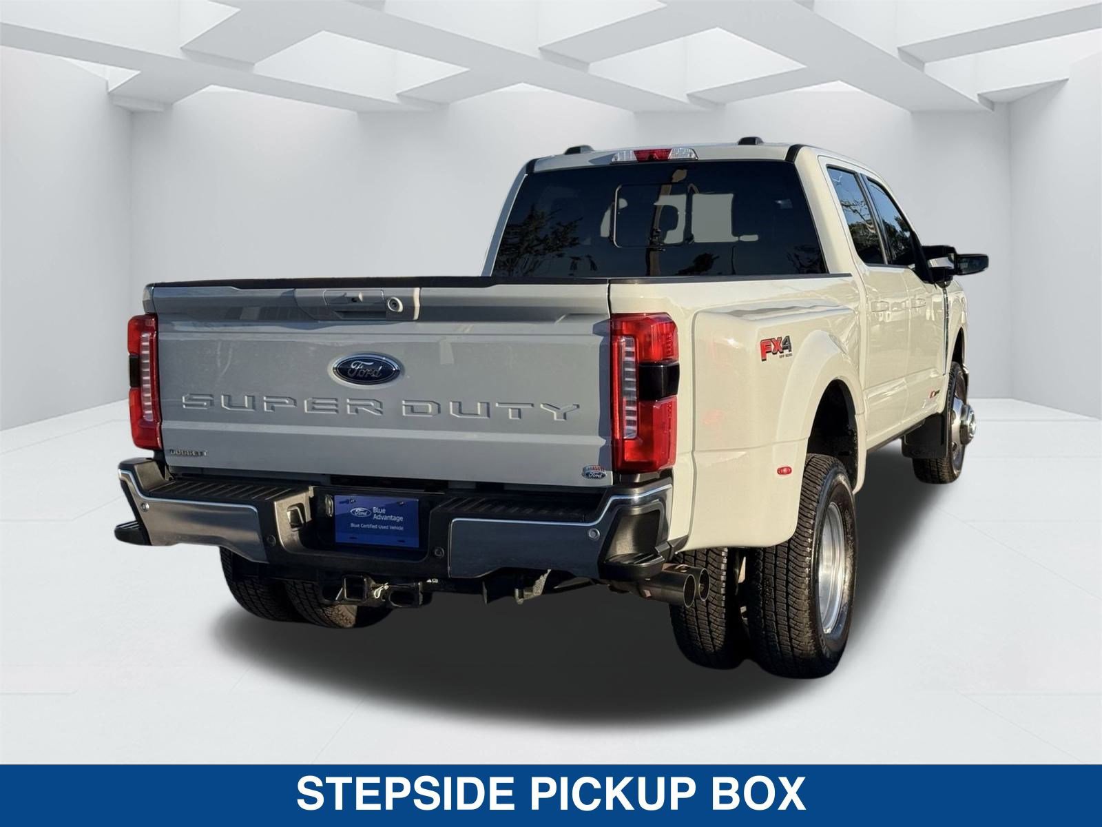 Certified 2025 Ford F350 Lariat w/ Lariat Ultimate Package image 4