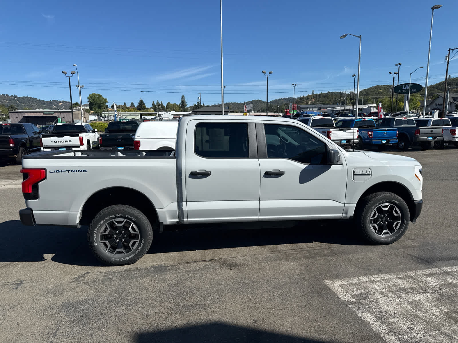 Certified 2023 Ford F150 Lightning Pro AWD/4WD image 6