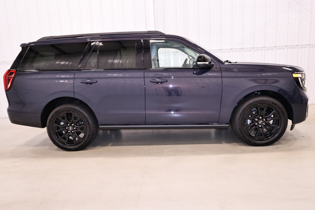 Certified 2027 Ford Expedition Platinum AWD/4WD image 2