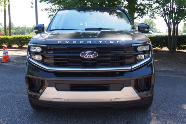 Certified 2025 Ford Expedition Platinum w/ Platinum Ultimate Package AWD/4WD image 2