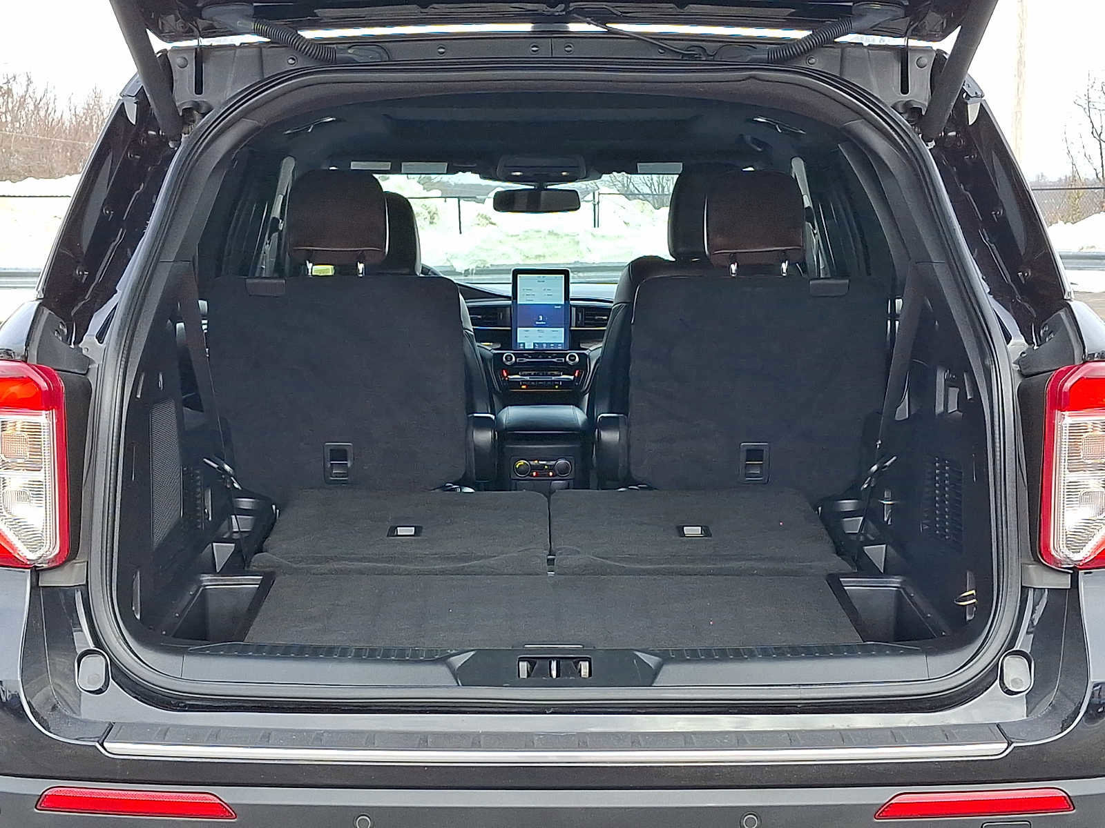 Certified 2023 Ford Explorer Platinum w/ Technology Package image 31