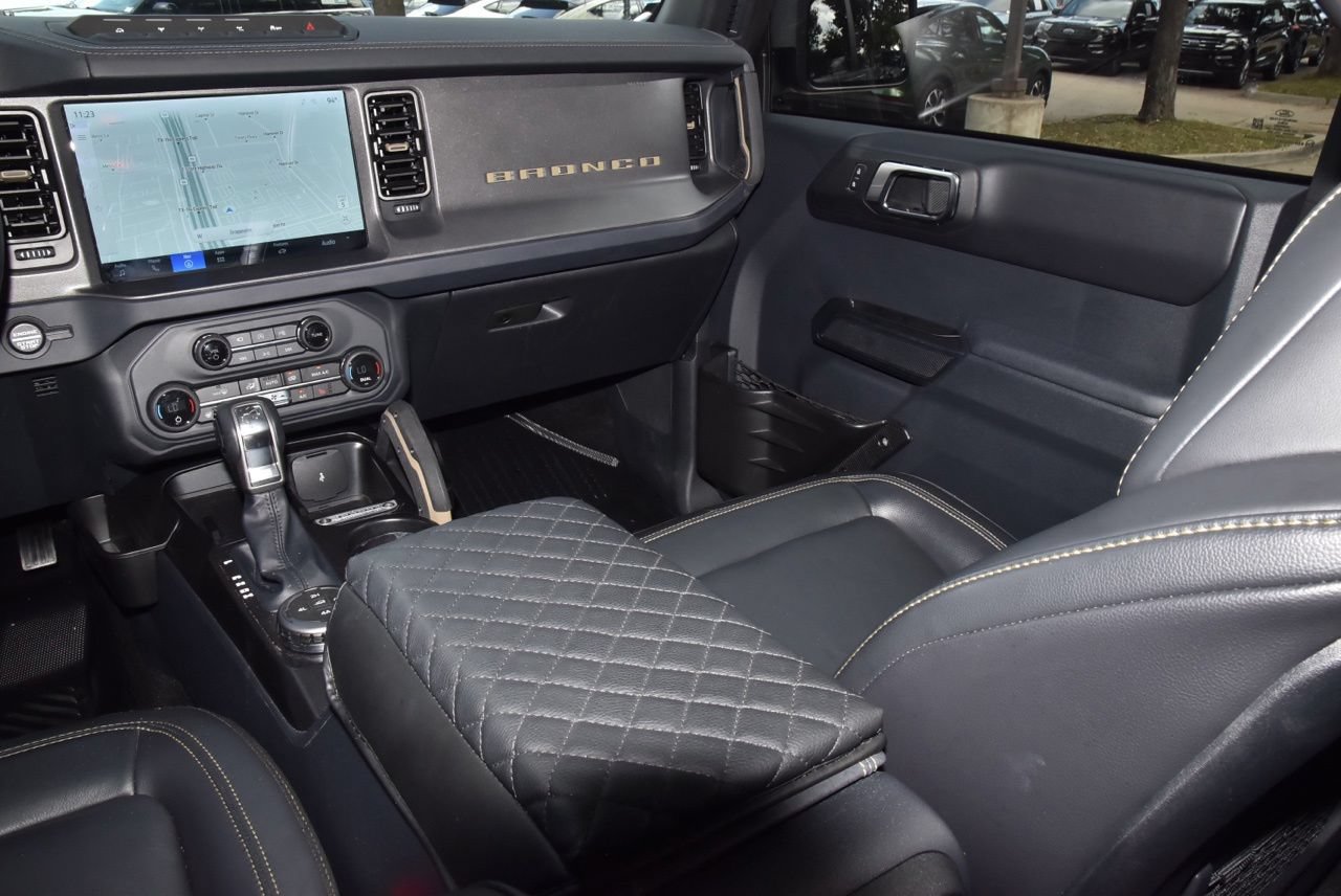 Certified 2025 Ford Bronco Badlands AWD/4WD image 17
