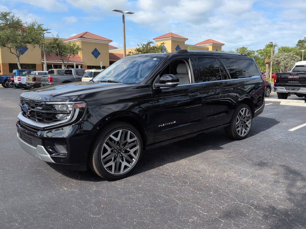 Certified 2025 Ford Expedition Max Platinum w/ Platinum Ultimate Package AWD/4WD image 7