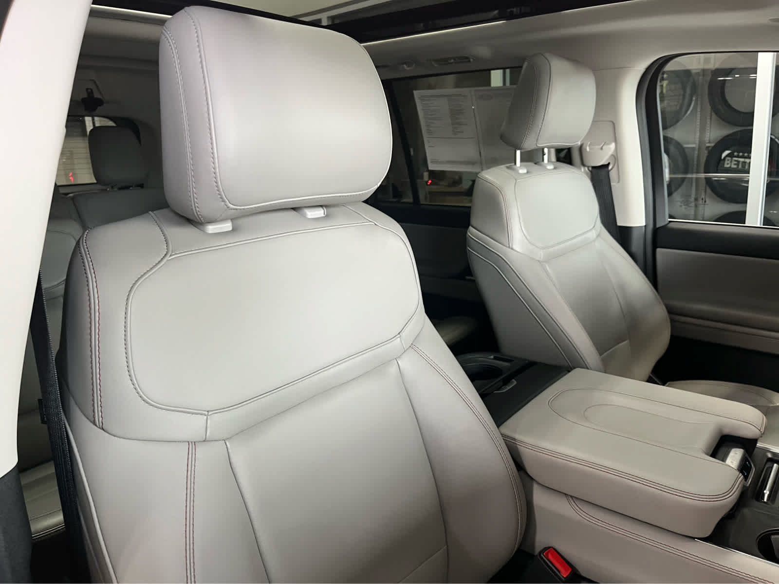 Certified 2025 Ford Expedition Active AWD/4WD image 50