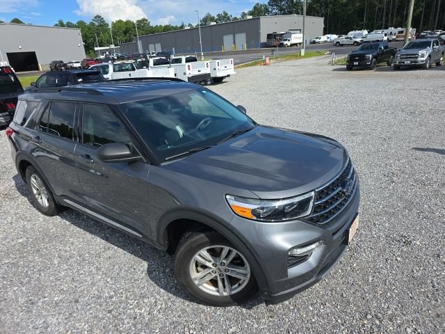 Certified 2021 Ford Explorer XLT w/ Equipment Group 202A RWD image 2