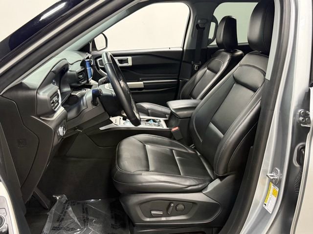 Certified 2022 Ford Explorer XLT w/ Equipment Group 202A AWD/4WD image 14