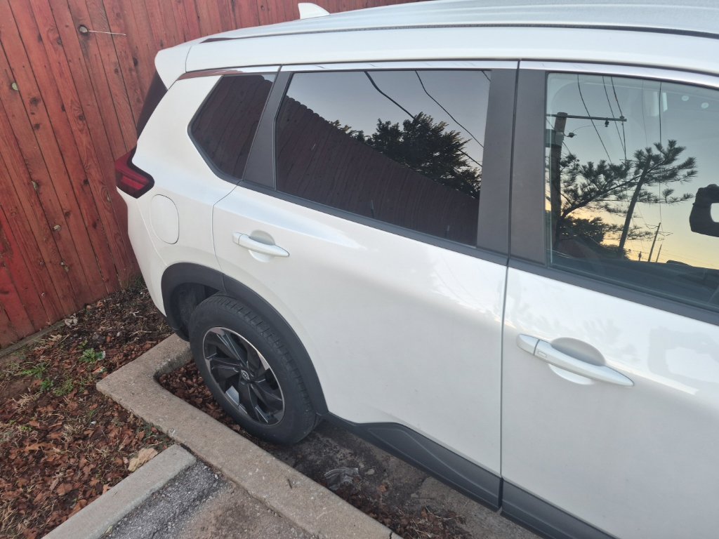 Used 2024 Nissan Rogue SV AWD/4WD image 19