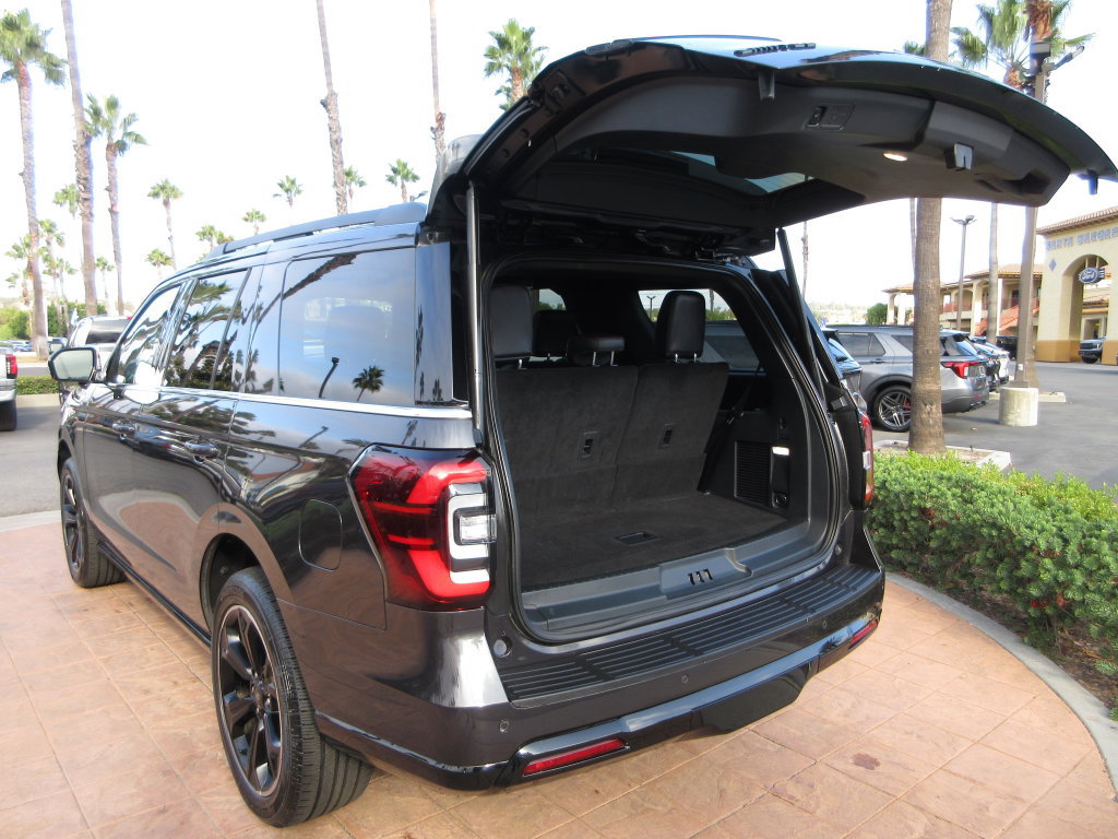 Certified 2024 Ford Expedition Limited AWD/4WD image 30