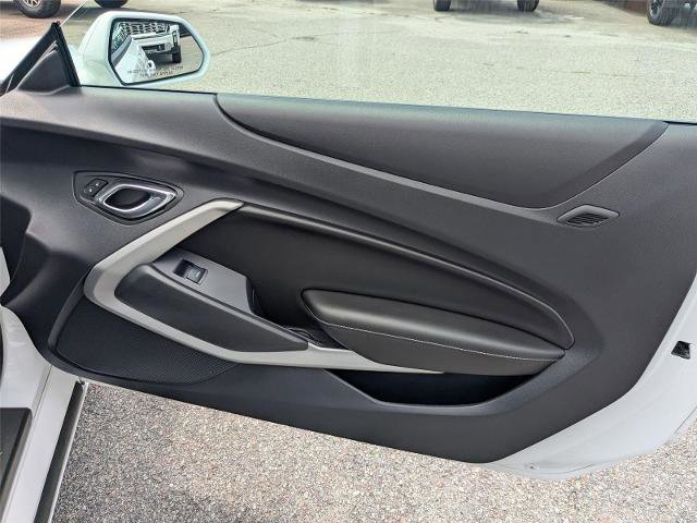 Used 2017 Chevrolet Camaro SS RWD image 21