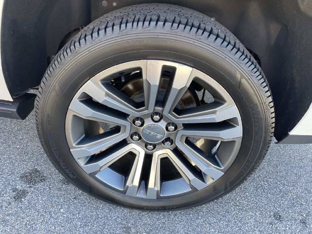 Used 2019 GMC Yukon Denali w/ Denali Ultimate Package AWD/4WD image 9