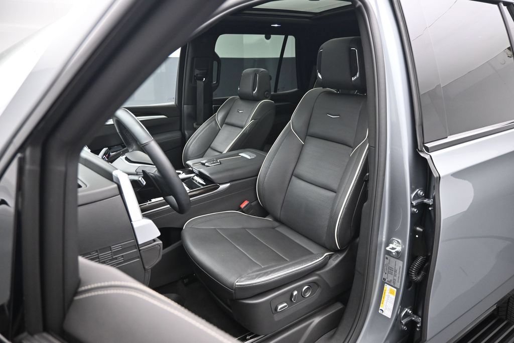 Used 2025 Cadillac Escalade Premium Luxury w/ Touring Package AWD/4WD image 9
