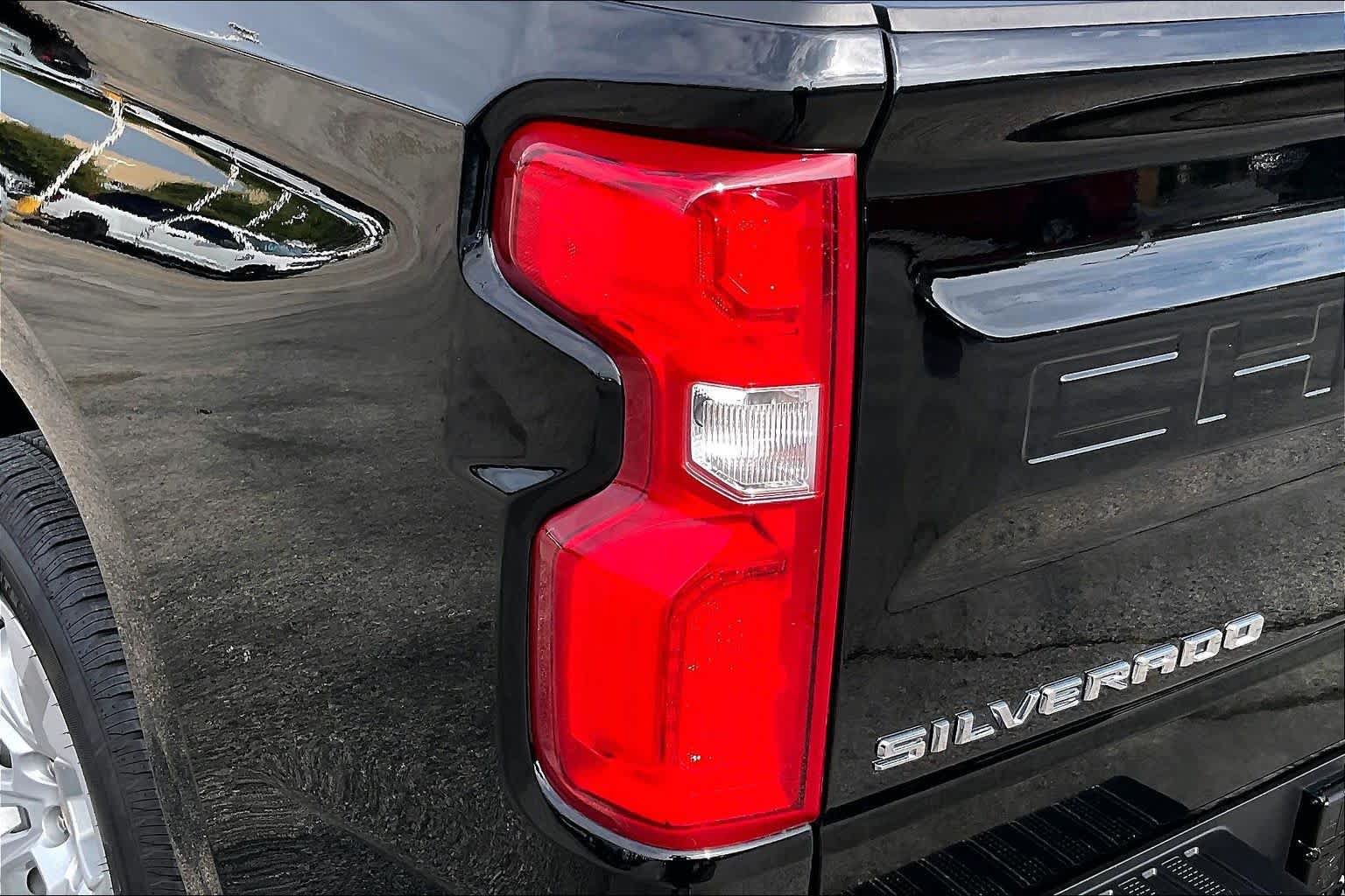 Used 2025 Chevrolet Silverado 1500 LTZ w/ LTZ Premium Texas Edition RWD image 26
