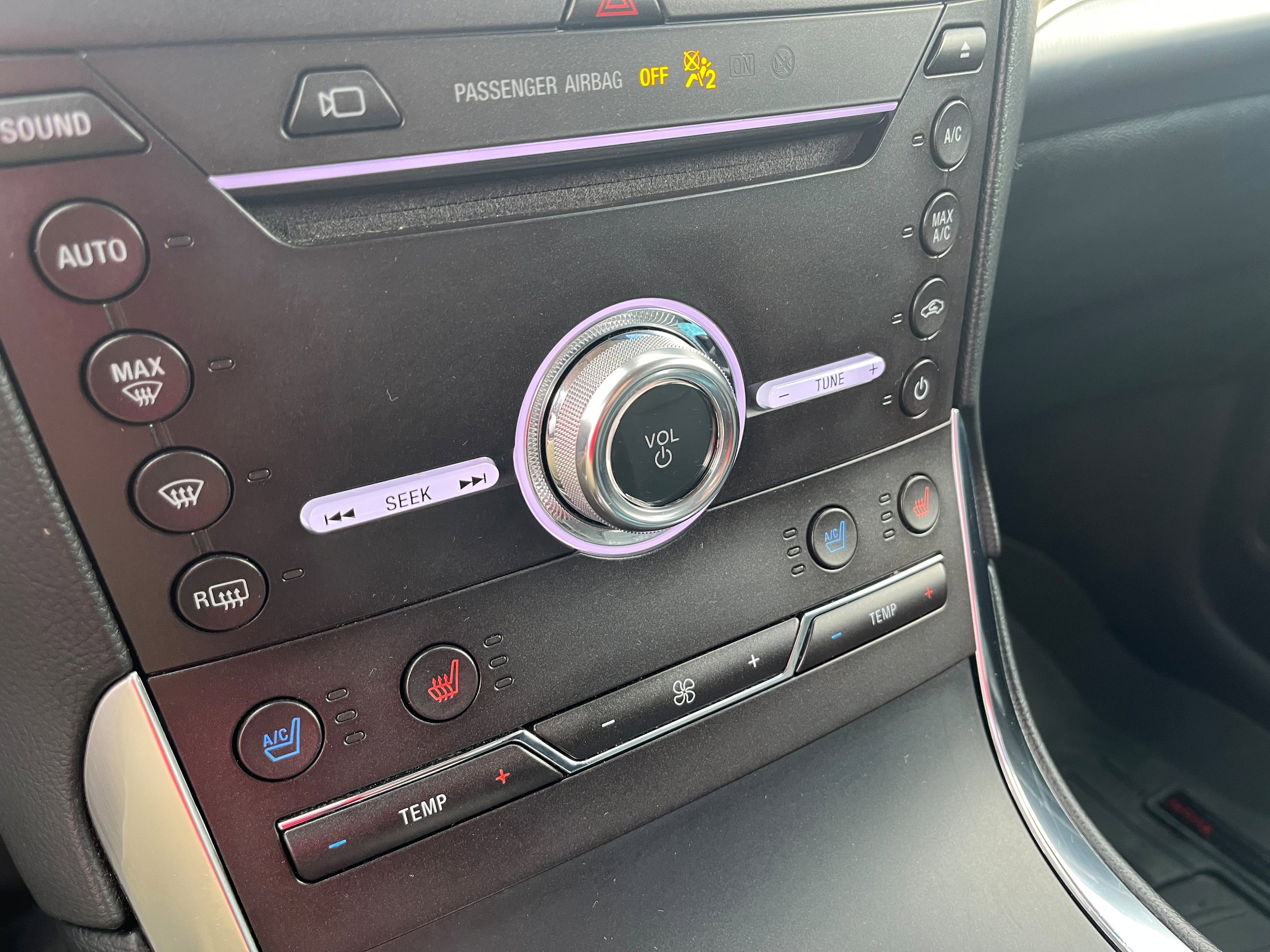Certified 2019 Ford Edge Titanium w/ Equipment Group 301A AWD/4WD image 17
