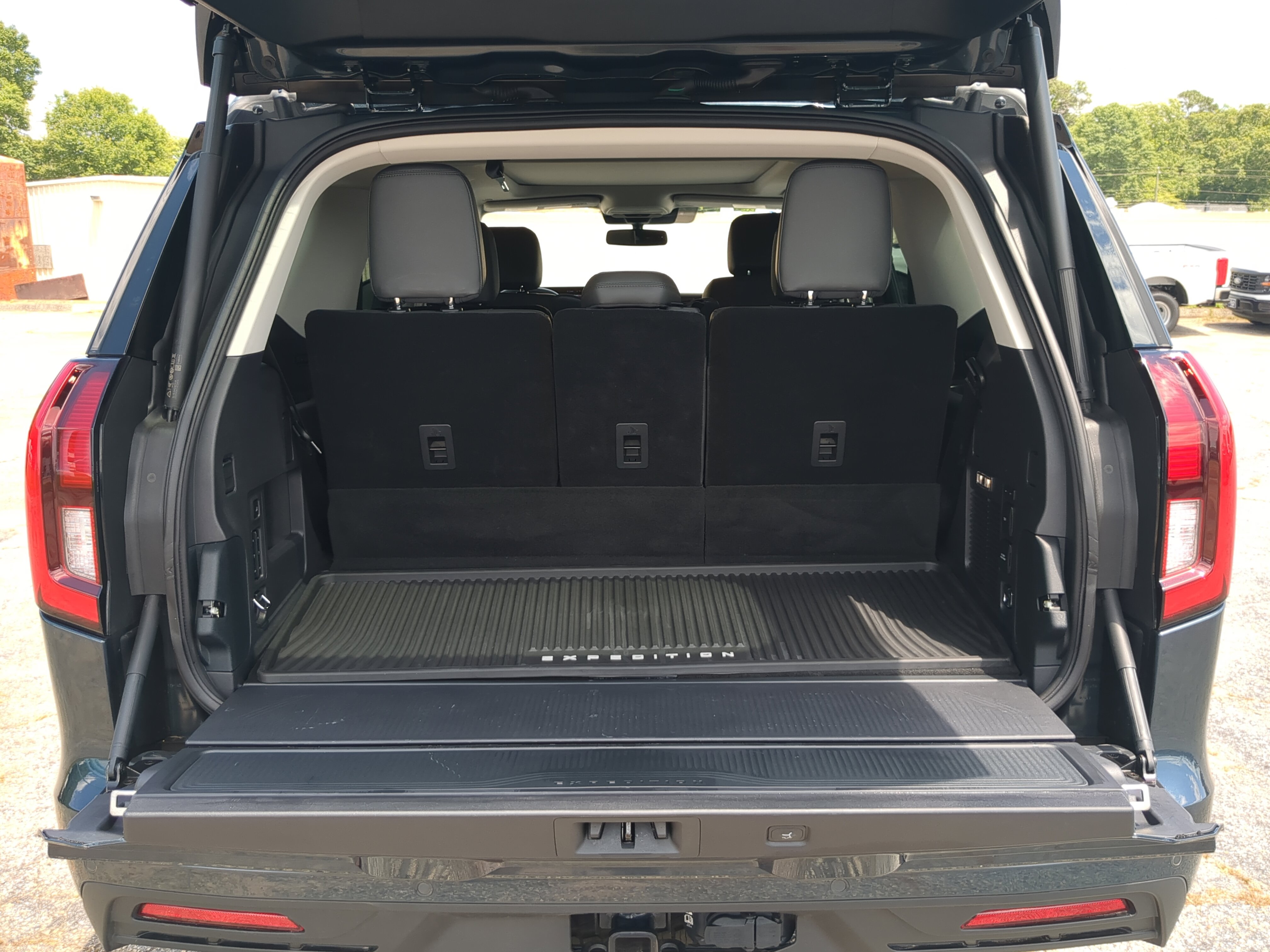 Certified 2025 Ford Expedition Active RWD image 11