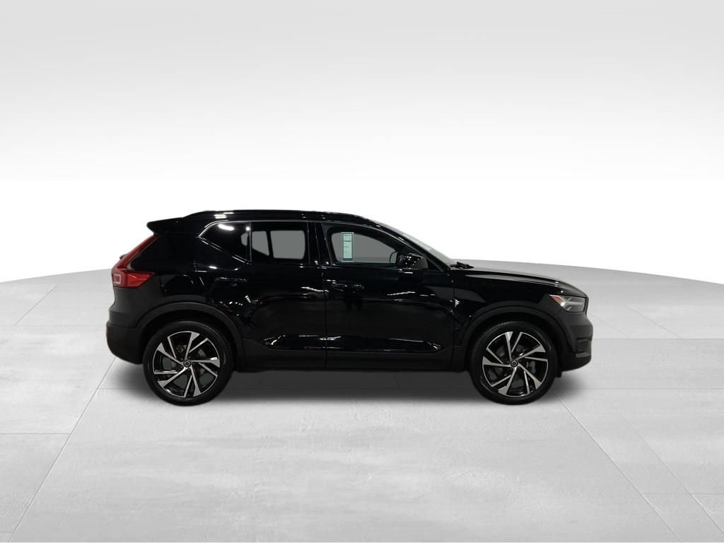 Used 2021 Volvo XC40 T5 R-Design image 7