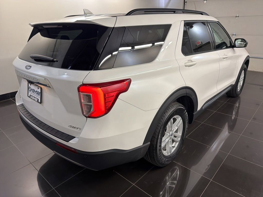 Certified 2023 Ford Explorer XLT w/ Equipment Group 202A AWD/4WD image 6