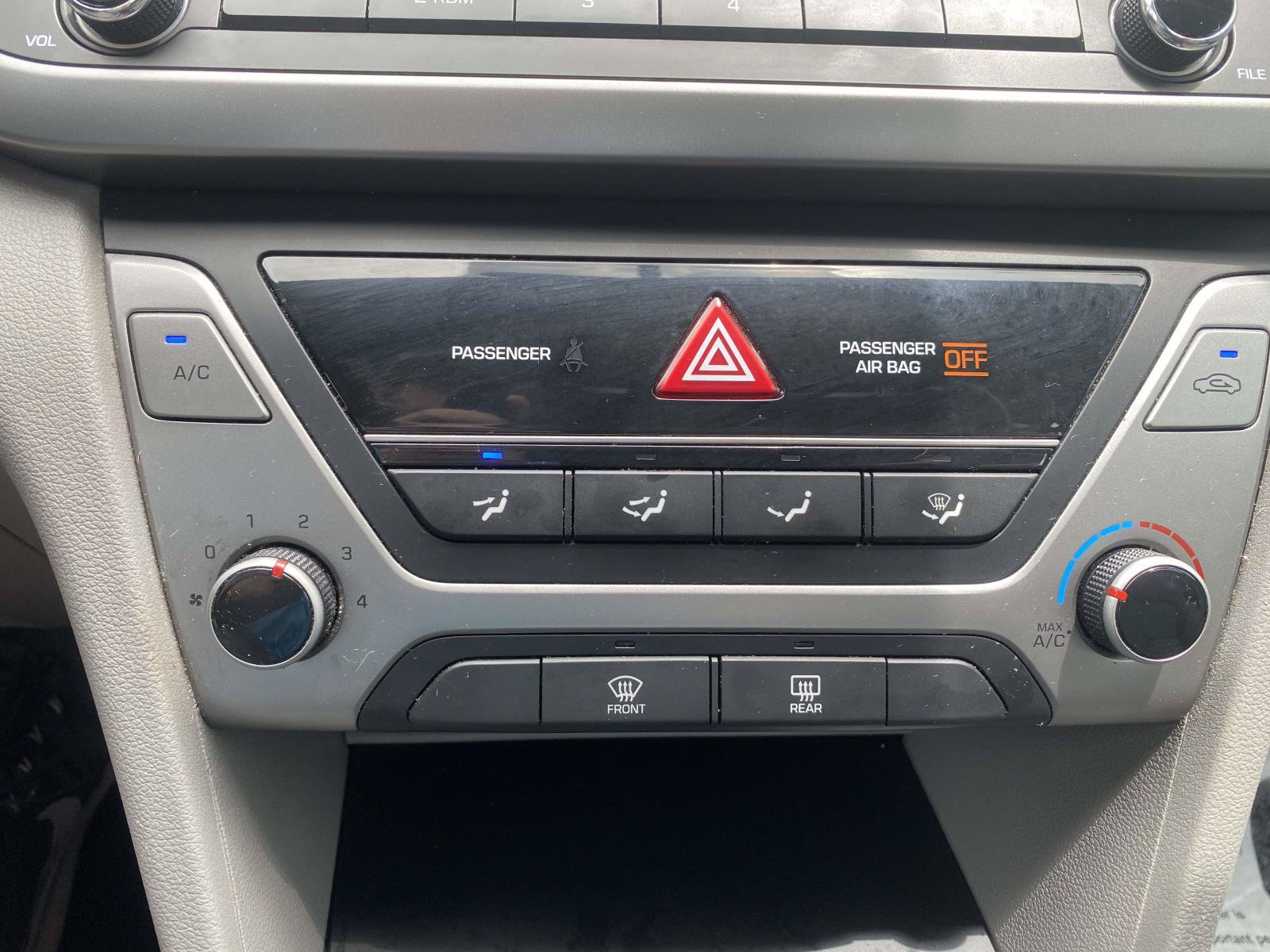 Used 2018 Hyundai Elantra SE FWD image 23