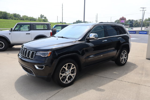 Used 2022 Jeep Grand Cherokee Limited w/ Tech Group AWD/4WD image 5