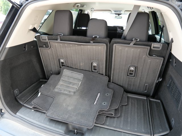 Used 2023 Nissan Pathfinder SV w/ Black Appearance Package AWD/4WD image 9