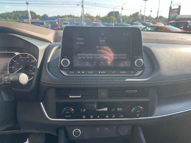 Used 2023 Nissan Rogue SV AWD/4WD image 23
