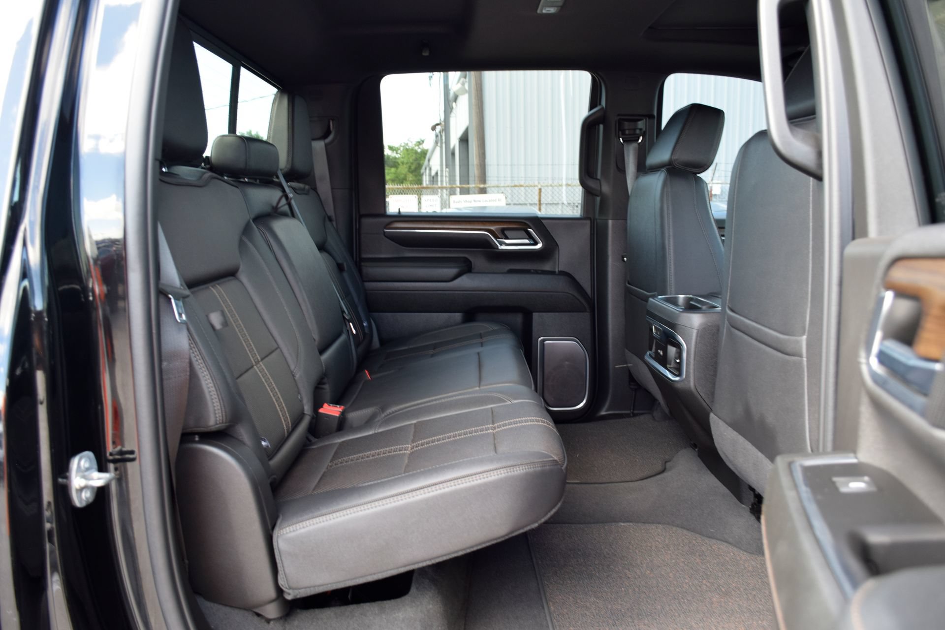 Used 2024 Chevrolet Silverado 2500 High Country w/ Midnight Edition AWD/4WD image 20
